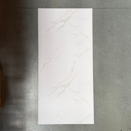 PVC wandpaneel matt marmerlook wit met grijze ader – 2600 x 1220 x 3 mm
