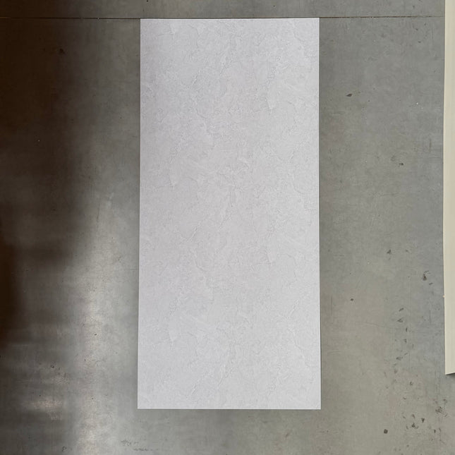 PVC wandpaneel matt marmerlook lichtgrijs – 2600 x 1220 x 3 mm
